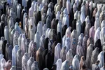 نماز عید سعید فطر در امامزادگان محمد و سکینه خاتون (س) کرج
