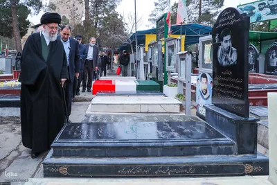 حضور رهبر معظم انقلاب در مرقد مطهر امام راحل و گلزار شهدای بهشت زهرا