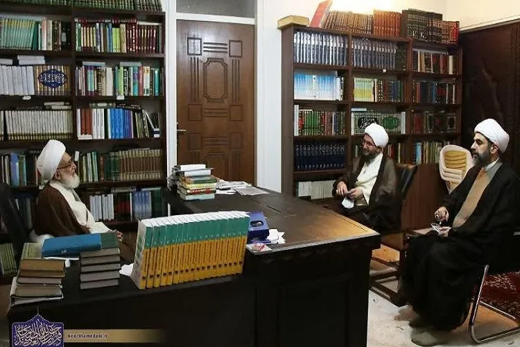 تضعیف و تخریب نمازجمعه به بهانه‌های مختلف مصلحت نیست