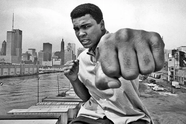 Muhammed Ali'nin şampiyonluk kemeri 6,18 milyon dolara satıldı