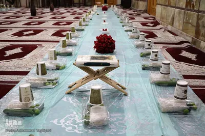 مراسم افطاری ساده در آستان امامزادگان محمد(ع) و سکینه خاتون(س)
