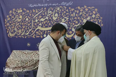 مراسم رونمایی از کتاب عکس «خواهر خورشید»/ قم