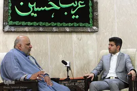 در محضر ستایشگران