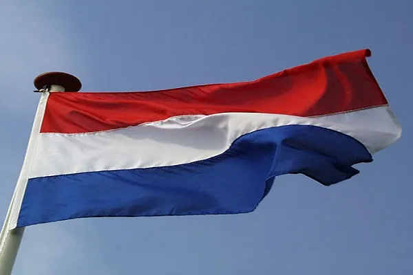 Hollanda'da İslam karşıtı kitap yazarken Müslüman oldu