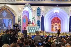 ينبغي تقديم رسالة القرآن إلى العالم من منصة المرقد الرضوي