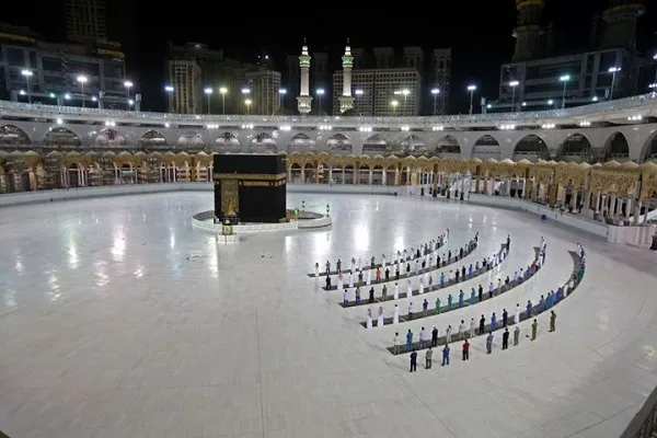 موقع فرنسي: كيف ستكون تداعيات إلغاء الحج على السعودية؟