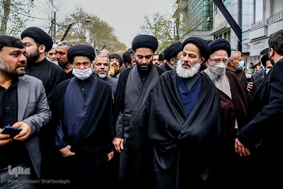 Tausende Menschen nehmen Abschied von Ayatollah Alavi Gorgani