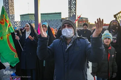 Teheraner feiern Geburtstag von Fatima Zahra (s.a.)