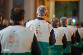 مراسم شام غریبان و لاله گردانی خادمین حرم شاهچراغ (ع)