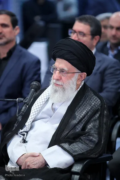 بازدید رهبر انقلاب از نمایشگاه شرکت‌های دانش‌بنیان و فناوری‌های برتر (ایران ساخت)