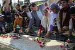 گلباران آرامگاه حافظ