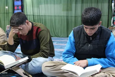 کرسی تلاوت قرآن در روستای آورزمان ملایر