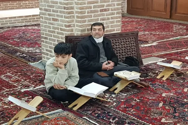 کرسی تلاوت در مسجد استاد و شاگرد تبریز