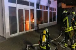 Hinweise auf Brandstiftung nach Feuer in Gebetsraum