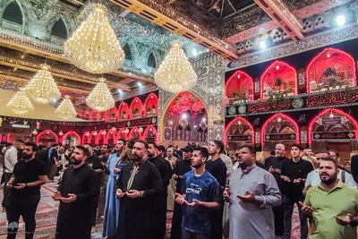 بین الحرمین در انتظار پیکر مطهر رهبر شهید
