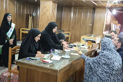 کتابت آیات وحی به زبان انگلیسی در کریسمس ـ شیراز