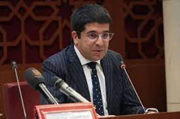 Entre fidélité et moderniré : la traduction-exégèse du Coran par Abdelhak Azzouzi