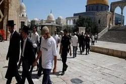 Zionist Settlers Storm Al-Aqsa Mosque Courtyards