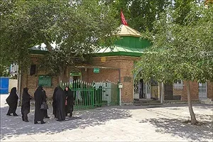اجرای برنامه شب‌های قدر در امامزادگان عینعلی(ع) و زینعلی(ع)