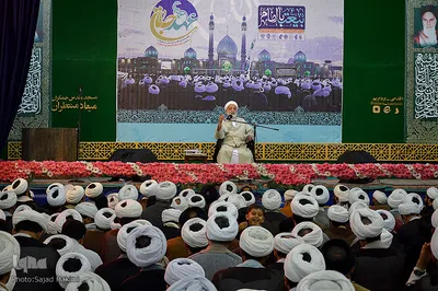 تجدید بیعت طلاب با صاحب الزمان(عج) در مسجد جمکران