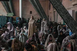 مراسم اعمال ام داوود در مسجد دانشگاه تهران