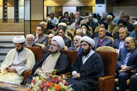 از راست حجج الاسلام طهماسبی، دارابی، مدیرکل امور مجلس سازمان تبلیغات اسلامی، جلیل محبی، دبیر ستاد امربه معروف و نهی از منکر در ششمین همایش بزرگ «مجمع دبیران شوراهای امر به‌ معروف و نهی از منکر»