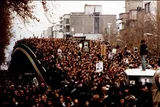 تبیین ارزش‌های اسلامی در برنامه‌های دهه فجر مورد توجه قرار گیرد