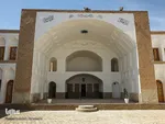 آثار تاریخی حسینه امام رضا(مدرسه شوكتيه) و منزل مرحوم پردلی با قدمتی 120 سال
