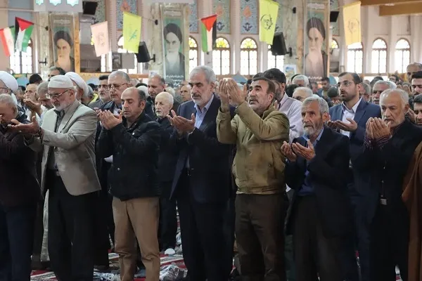 نماز جمعه ساری به امامت حجت الاسلام محمدرضا نصوری، امام جمعه موقت ساری در مصلی امام خمینی (ره)