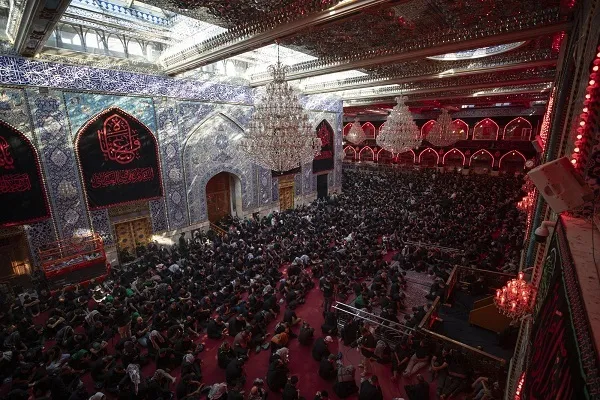 شاهد...مراسم إحياء ذكرى عاشوراء في العتبة العباسية بقراءة المقتل الحسيني