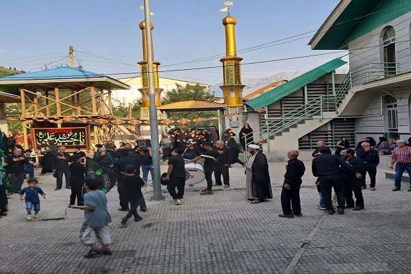 علم گردانی عزای سرور و سالار شهیدان کربلا در سنگده ساری