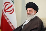 چرا رهبر شهید در کانون جنگ روایت‌ها قرار دارد