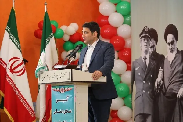 «زنگ انقلاب» در مدارس کردستان نواخته شد