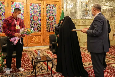 حضور قهرمانان پارالمپیک توکیو ۲۰۲۰ در حرم شاهچراغ(ع)