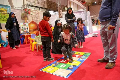 دومین روز نمایشگاه قرآن و عترت شیراز