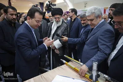 بازدید رهبر انقلاب از نمایشگاه شرکت‌های دانش‌بنیان و فناوری‌های برتر (ایران ساخت)
