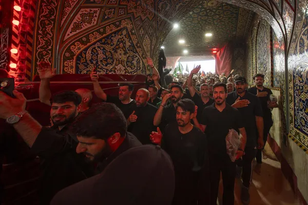 Kerbela’da Tuveyric merasiminde “Ey Hüseyin” feryadları yankılandı