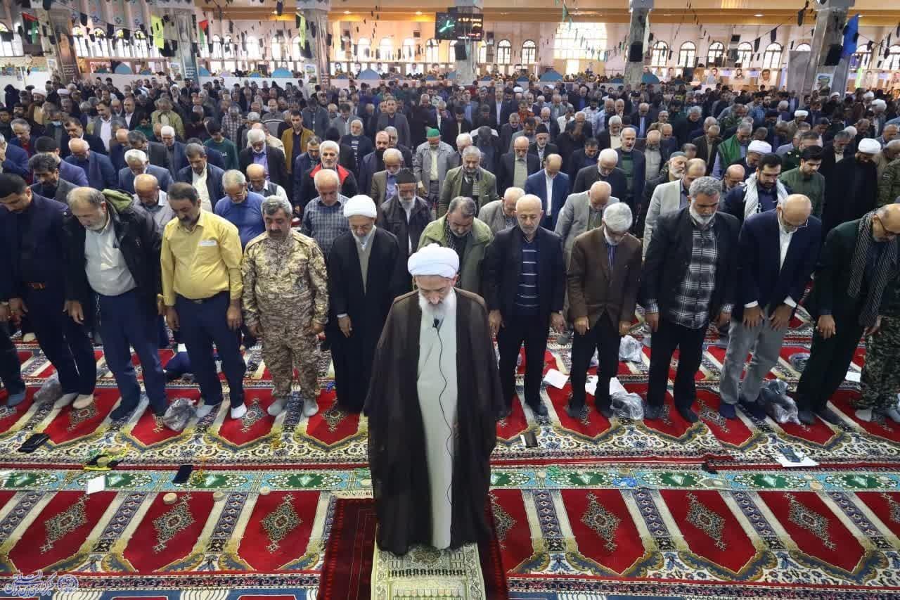 نماز جمعه ساری دوم آذر ماه به امامت آیت‌الله محمد باقر محمدی لائینی و با حضور مردم مومن و انقلابی  در مصلی امام خمینی (ره) مازندران  برگزار شد.