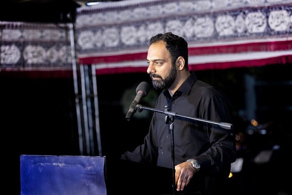 آماده انتشار با نظر خانم بختیاری///// عظیمترین شب شعر تاریخ جهان برای آقای شهید ایران؛ نمادی از هویت انقلابی مردم ایران آماده انتشار با نظر خانم بختیاری///// عظیمترین شب شعر تاریخ جهان برای آقای شهید ایران؛ نمادی از هویت انقلابی مردم ایران