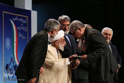 همایش تجلیل از یاوران چهملین سالگرد پیروزی انقلاب