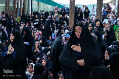 مراسم دعای عرفه در گلستان شهدای اصفهان
