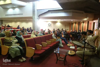 نشست رونمایی از کتاب «کلمات طاهر»