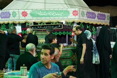 پذیرایی موکب‌های حسینی از عزاداران و شهروندان اصفهانی