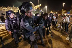 Ni kwa nini utawala wa Kizayuni wa Israel umekithirisha jinai katika mji wa Quds?