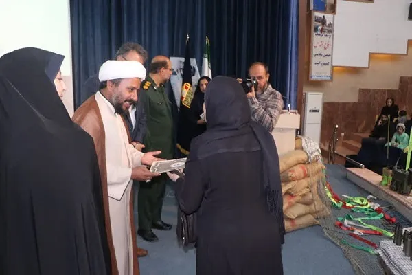 جشن «عطر ایثار» در سنندج برگزار شد