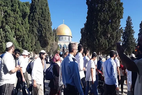 Binden fazla fanatik Yahudi’den Mescid-i Aksa’ya baskın