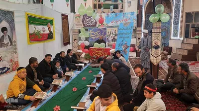 کرسی تلاوت قرآن کریم همزمان با ایام دهه فجر در ملایر‎‎