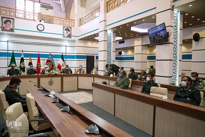نشست صمیمانه نماینده ولی فقیه با فرماندهان ارشد نظامی و انتظامی فارس