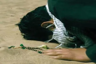 سجده زیباترین حالت خشوع در برابر خداوند است