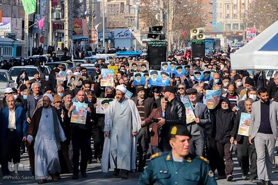 راهپیمایی مردم ملایر در پی اهانت نشريه فرانسوی به مرجعیت